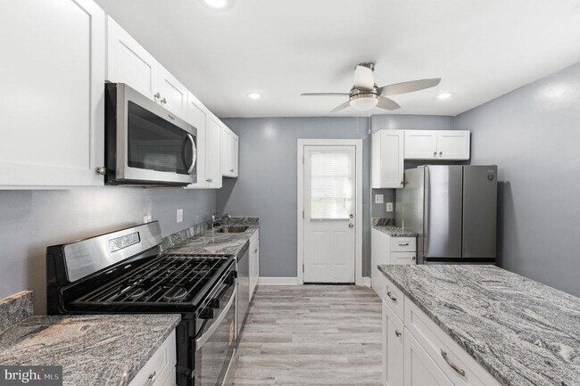 Building Photo - 4029 Grant St NE