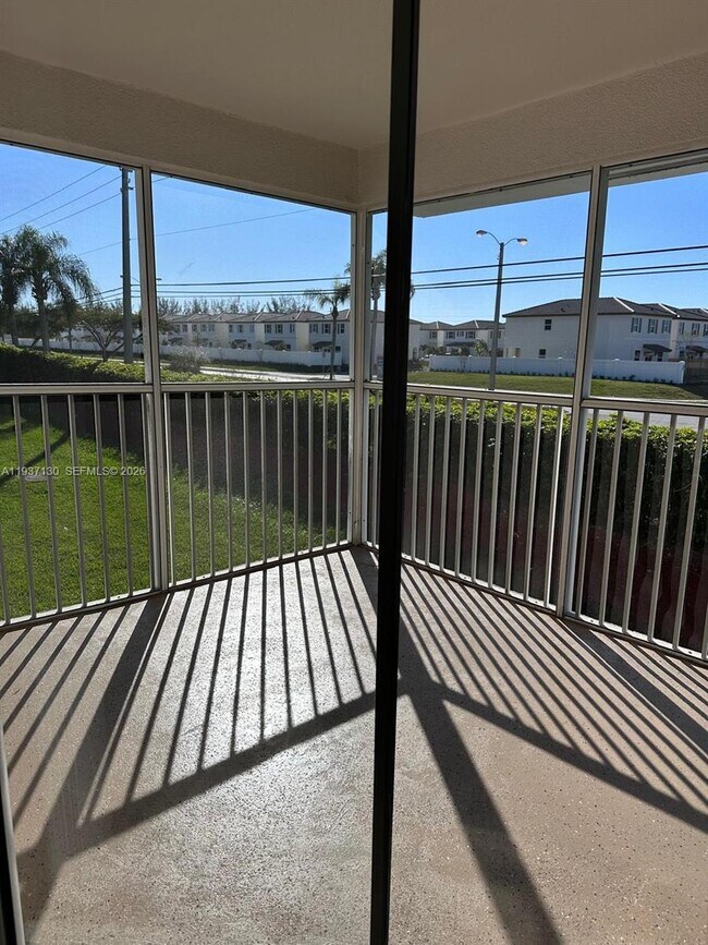 Building Photo - 2246 SE 27th Dr