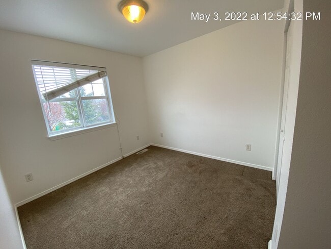 Building Photo - Beautiful Spacious House- Near Harvest Creek!