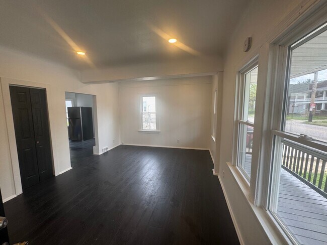 Building Photo - 3328 Denison Ave