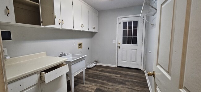 Building Photo - 211 Plantation Rd