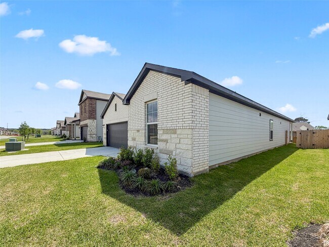 Building Photo - 11979 Wisteria Mdws Dr