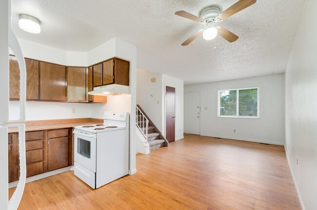 Building Photo - 1552 S Memphis St