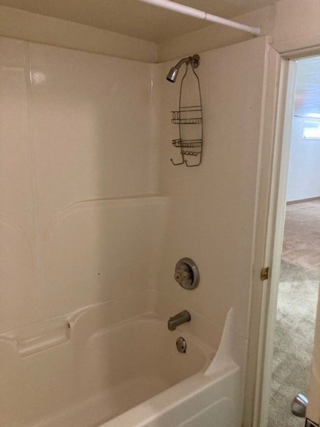 Building Photo - (487) 25th Street Duplex  2 Bdrm / 1 Bthrm