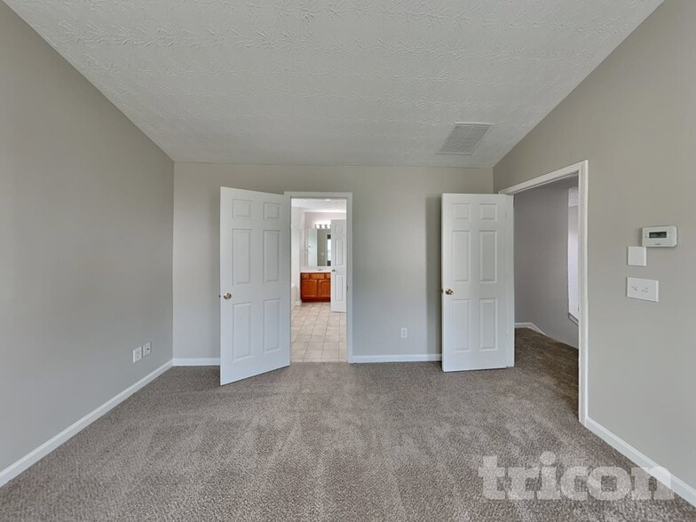 Building Photo - 1704 Chinaberry Ct