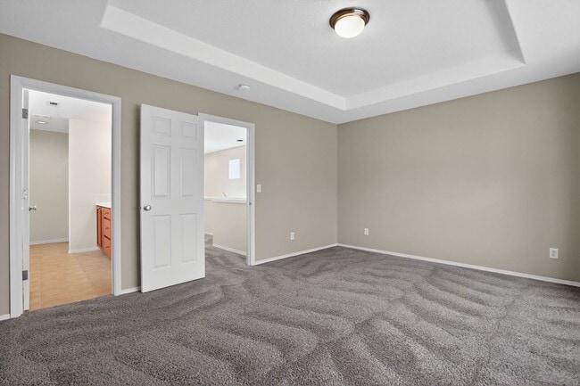 Building Photo - 1052 SE Portlandia Ave