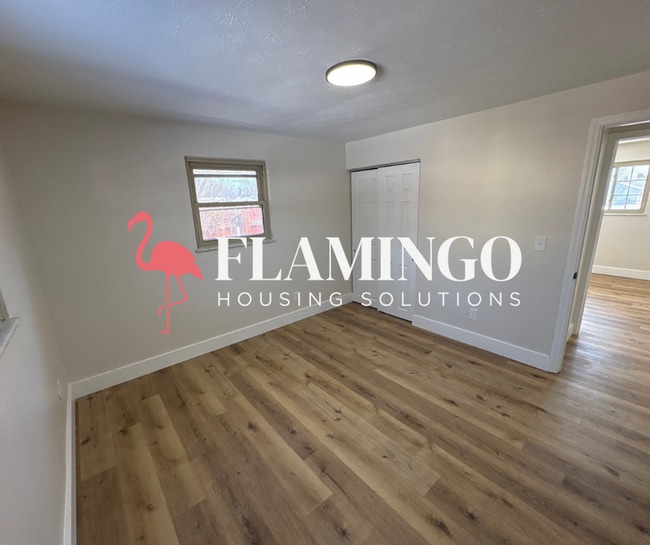 Building Photo - 2217 Harding Ave