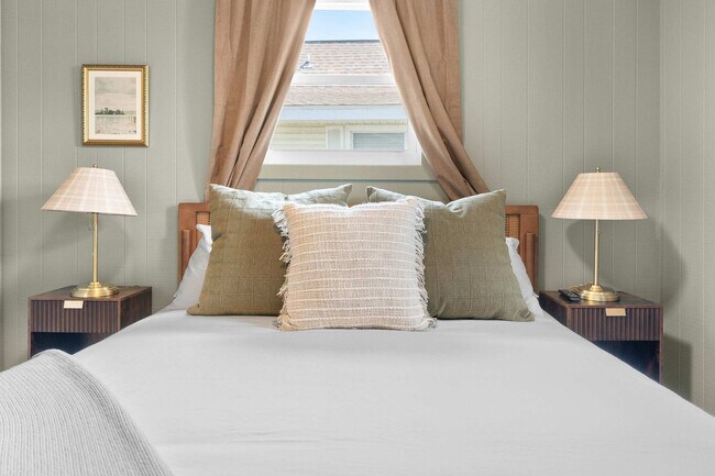 Building Photo - 108 Zamora St