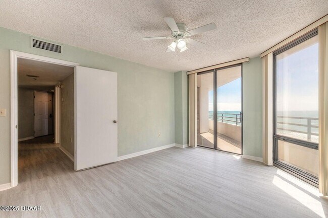 Building Photo - Coastal Living meets convenience in the He...