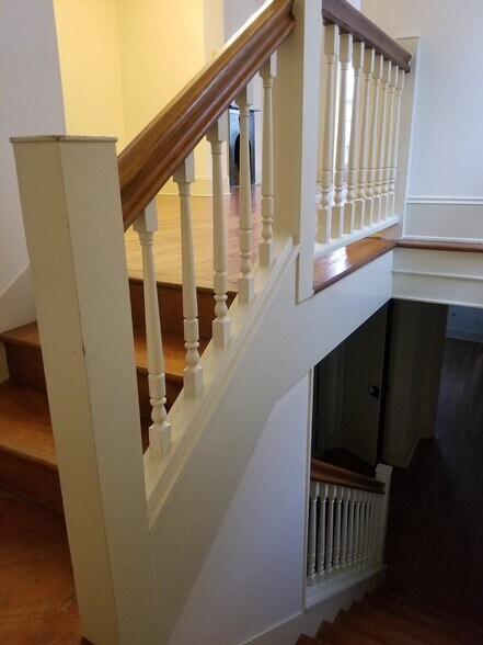 Building Photo - 125 Peyton St