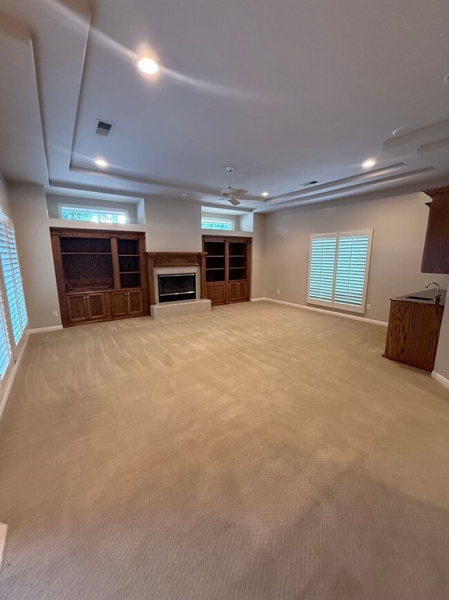Building Photo - Beautiful 4-Bedroom Home with Office and S...