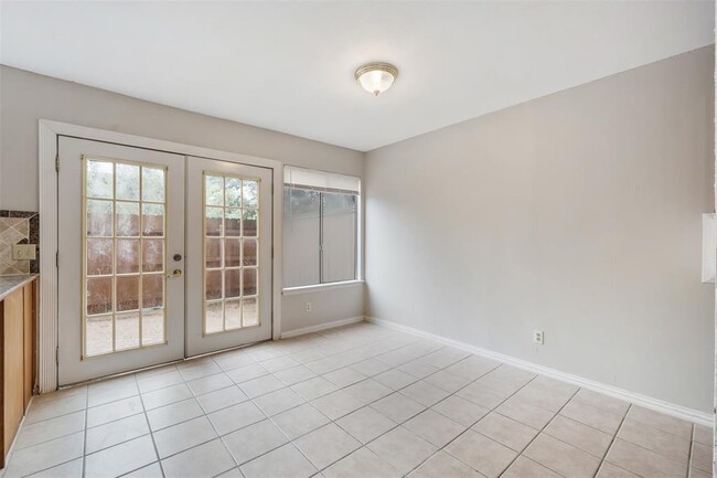 Building Photo - 9520 Quail Village Ln