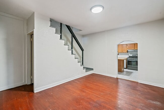 Building Photo - MOVE IN SPECIAL! SCORE HALF OFF 1ST MONTH'...