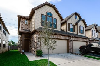 Building Photo - 8407 Hawthorn Vly Ln