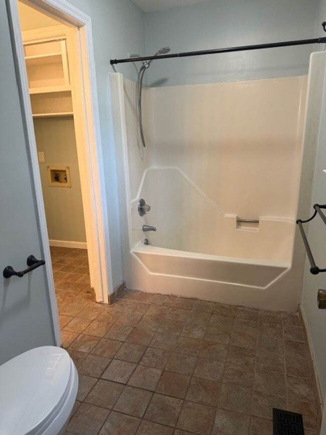 Building Photo - 3 Bed/2 Bath Home in Goldsboro