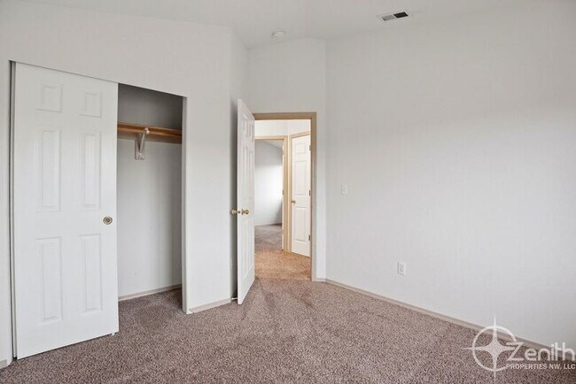 Building Photo - 17019 SE 3rd St