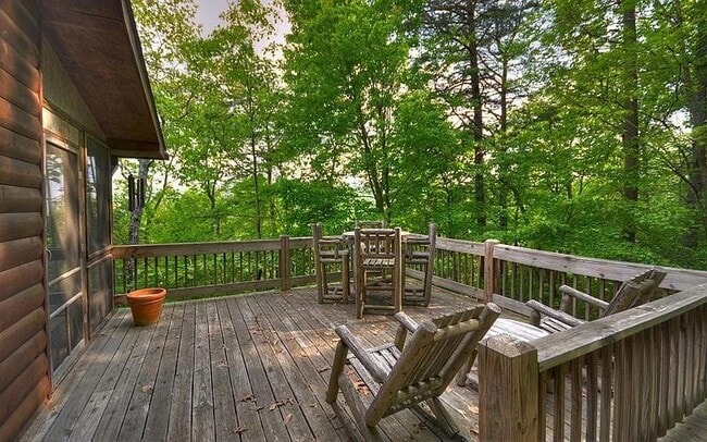 Building Photo - 235 Mountain Ridge