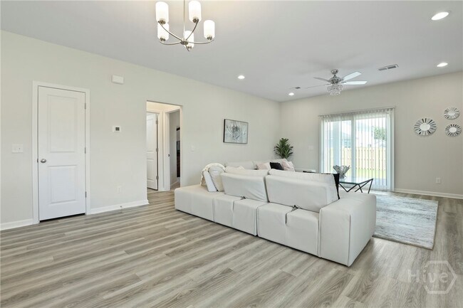 Building Photo - 117 Mettler Loop