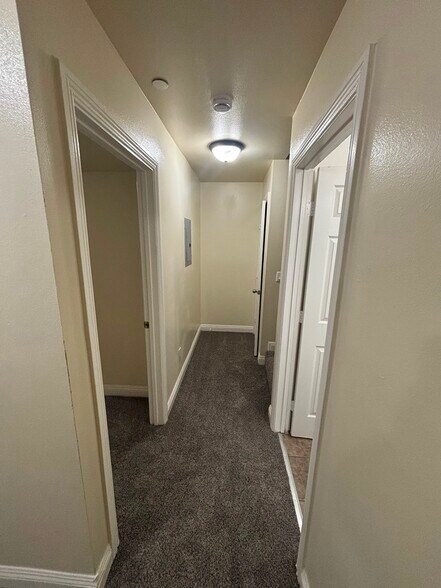 Building Photo - 160 W 52nd St