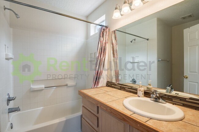Building Photo - Call to schedule a showing at 505-808-6467