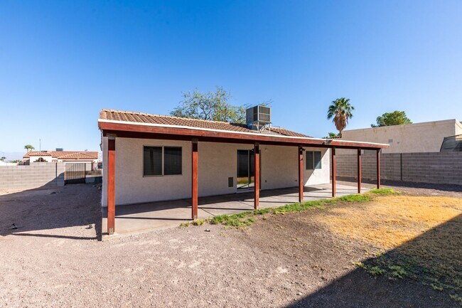 Building Photo - Charming 3-Bed, 2-Bath Single-Story Home i...