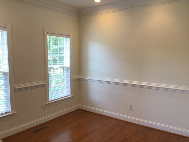 Building Photo - 4130 Leinbach Dr