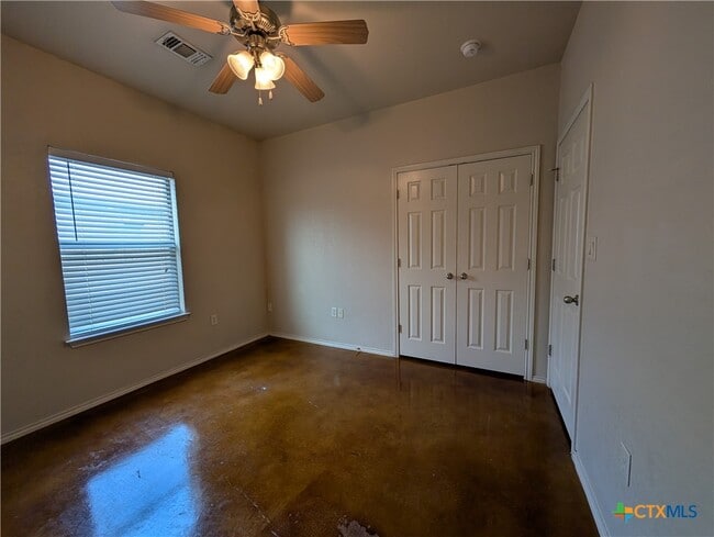 Building Photo - 229 Anne Louise Dr