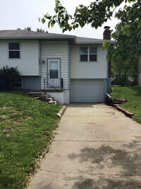 Building Photo - 8907 Haskins St
