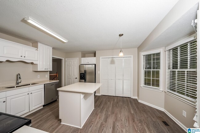 Building Photo - 1704 Native Dancer Dr