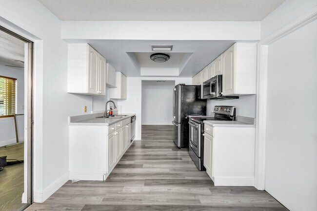 Building Photo - 22674 Family Cir