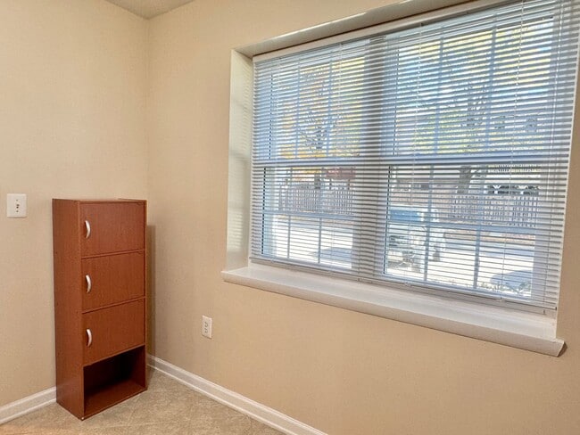 Building Photo - Beautifully updated 3BR/2.5BA townhome in Dale City!