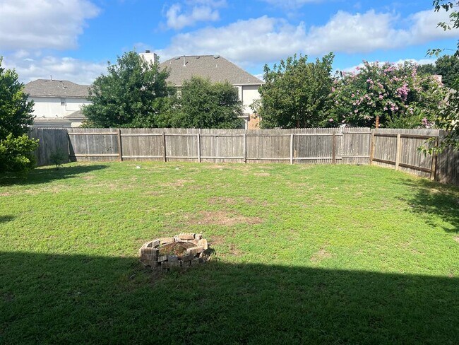 Building Photo - 1318 Willow Bluff Dr