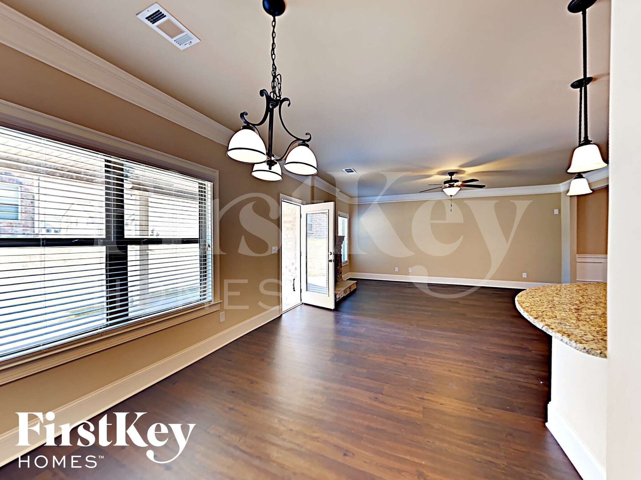 Building Photo - 810 Golden Isles Dr