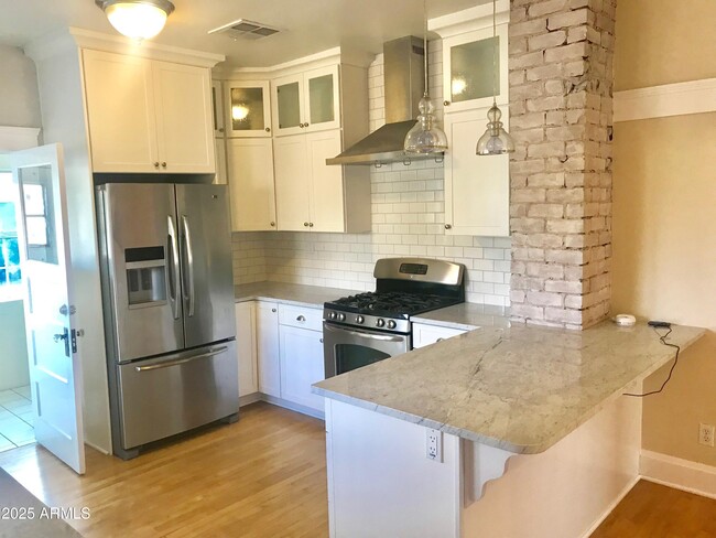 Building Photo - 59 W Encanto Blvd