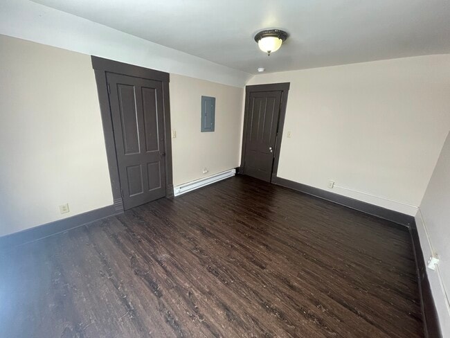 Building Photo - 321-2 Robinson-