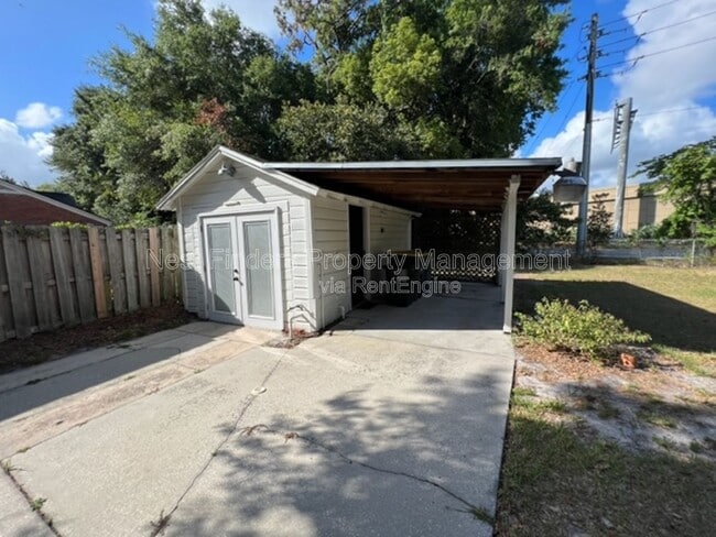 Building Photo - 2144 Southampton Rd