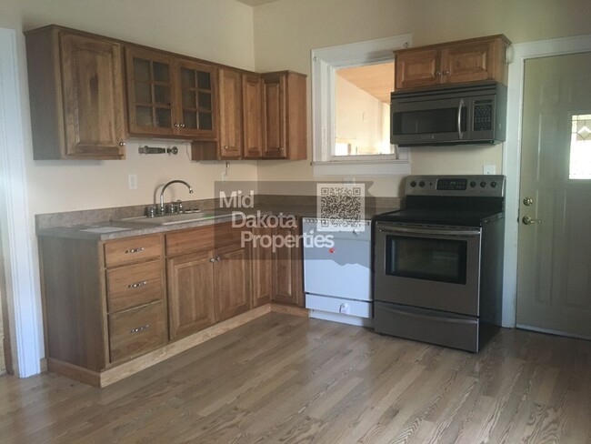 Building Photo - 517 N Duff-3 Bedroom House