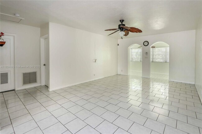 Building Photo - 1415 Rodman St