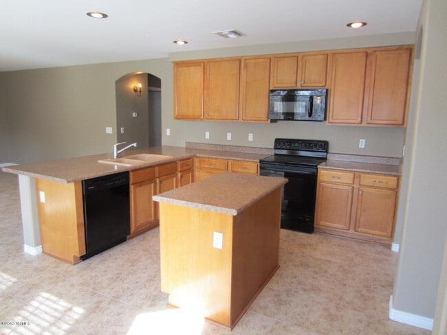 Building Photo - 3365 E Linda Ct