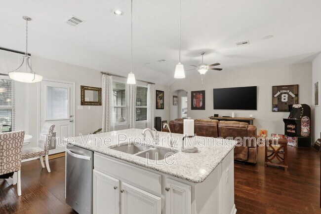 Building Photo - 4727 La Santa Rd