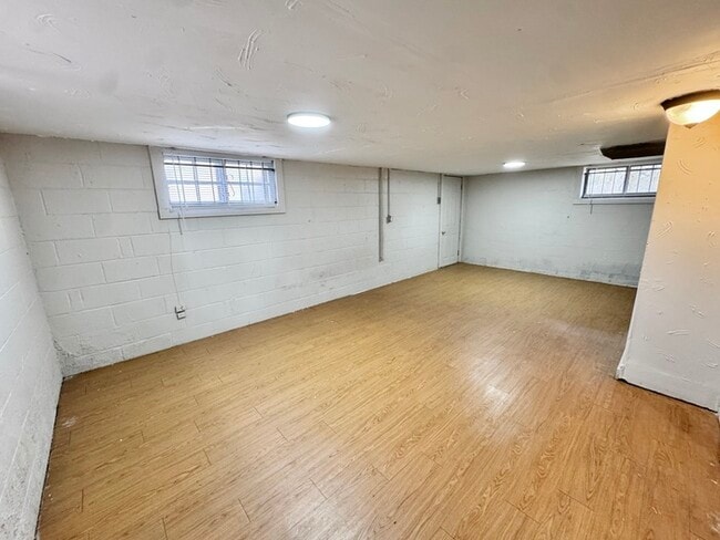 Building Photo - 735 Ledbetter Ave