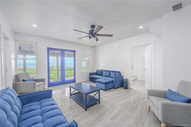Building Photo - 7007 S Indian River Dr