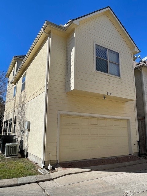 Building Photo - 9103 Creekstone Lake Dr