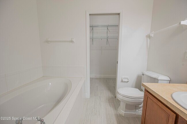 Building Photo - 3701 Titanic Cir