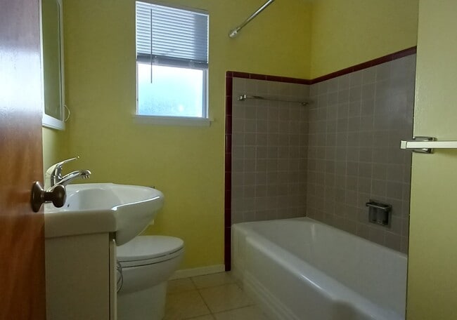 Building Photo - 11532 4th Ave NW