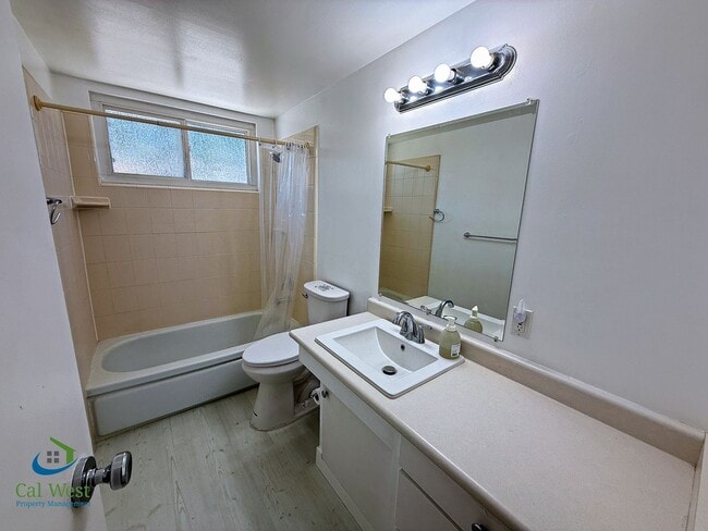 Building Photo - 3174 Colfax Ct