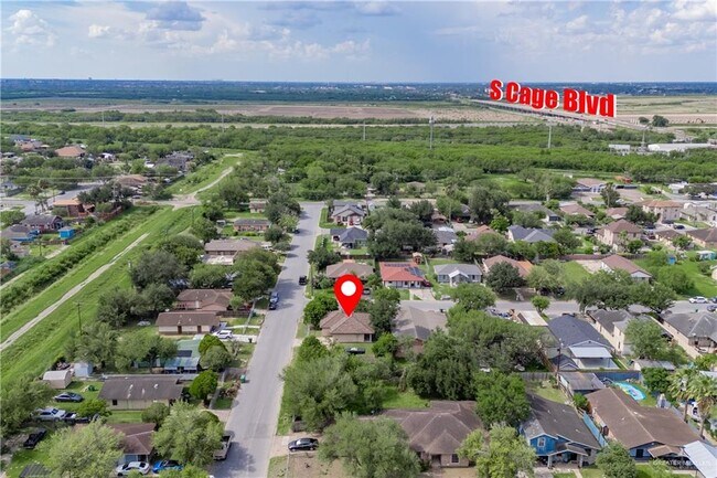 Building Photo - 129 W Falcon Ave