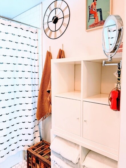 Building Photo - 3004 E 18th St