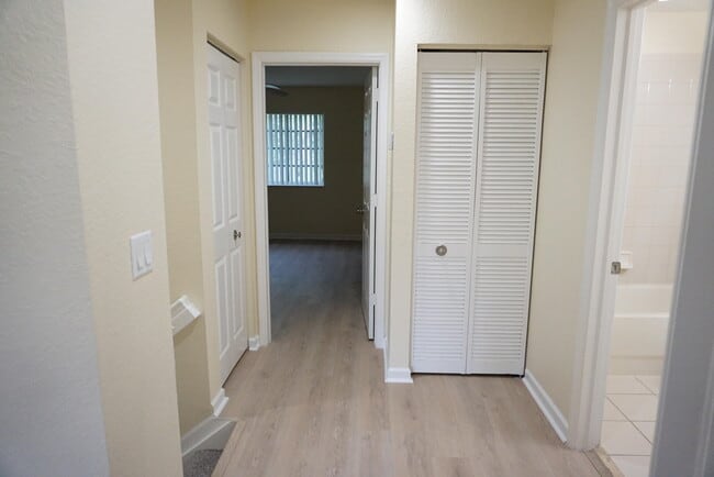 Building Photo - 2032 Nassau Dr