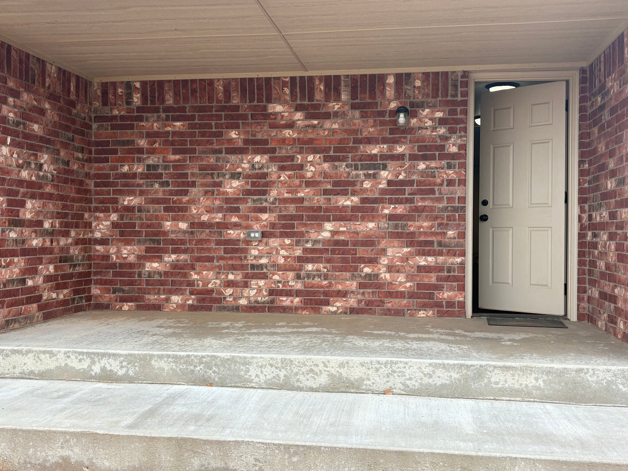 Building Photo - 1615 Lawter Rd